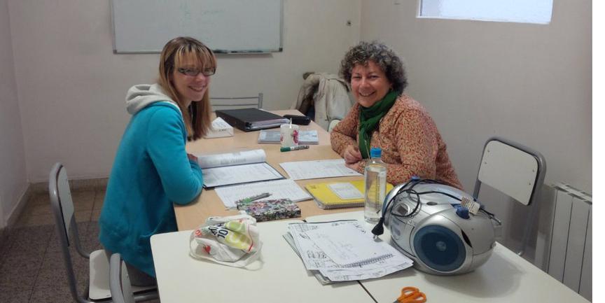 A student and teacher during an individual Spanish lesson at Verbum